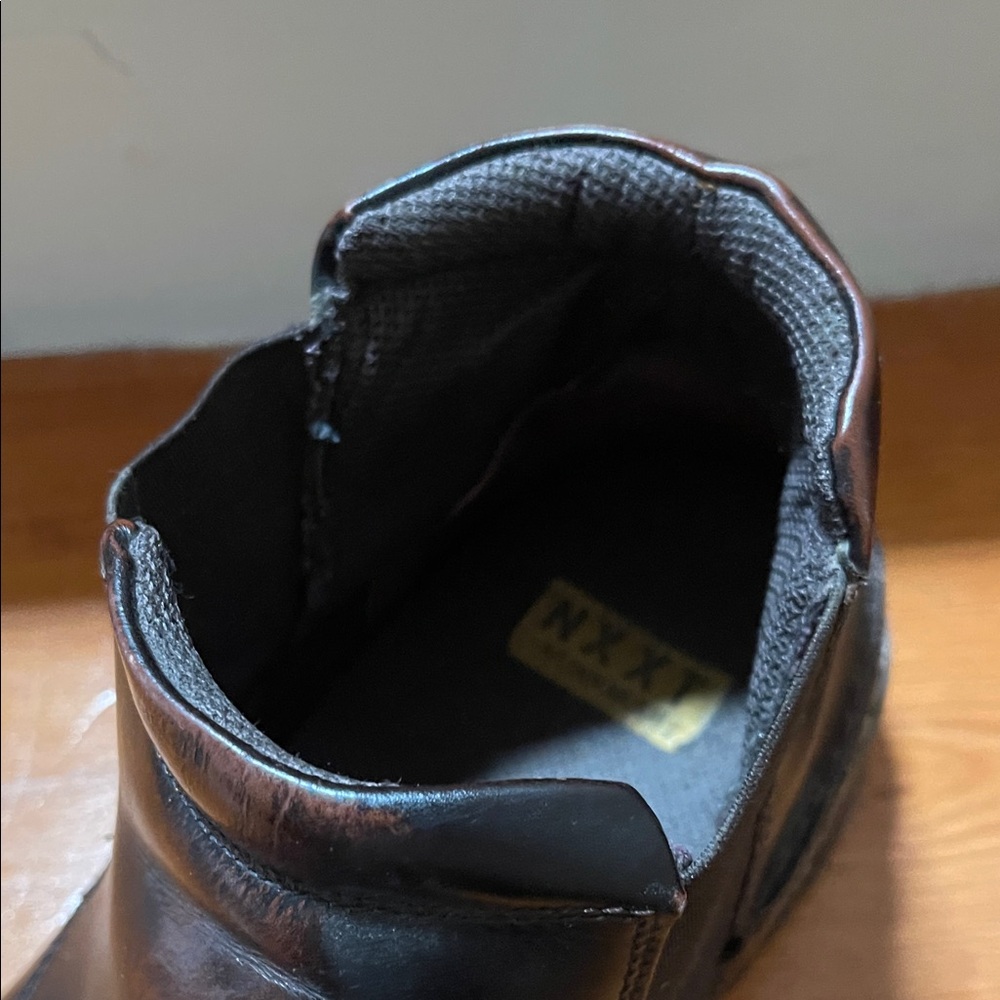 Men's Brown Leather Chelsea Boots - Picture 7 of 7